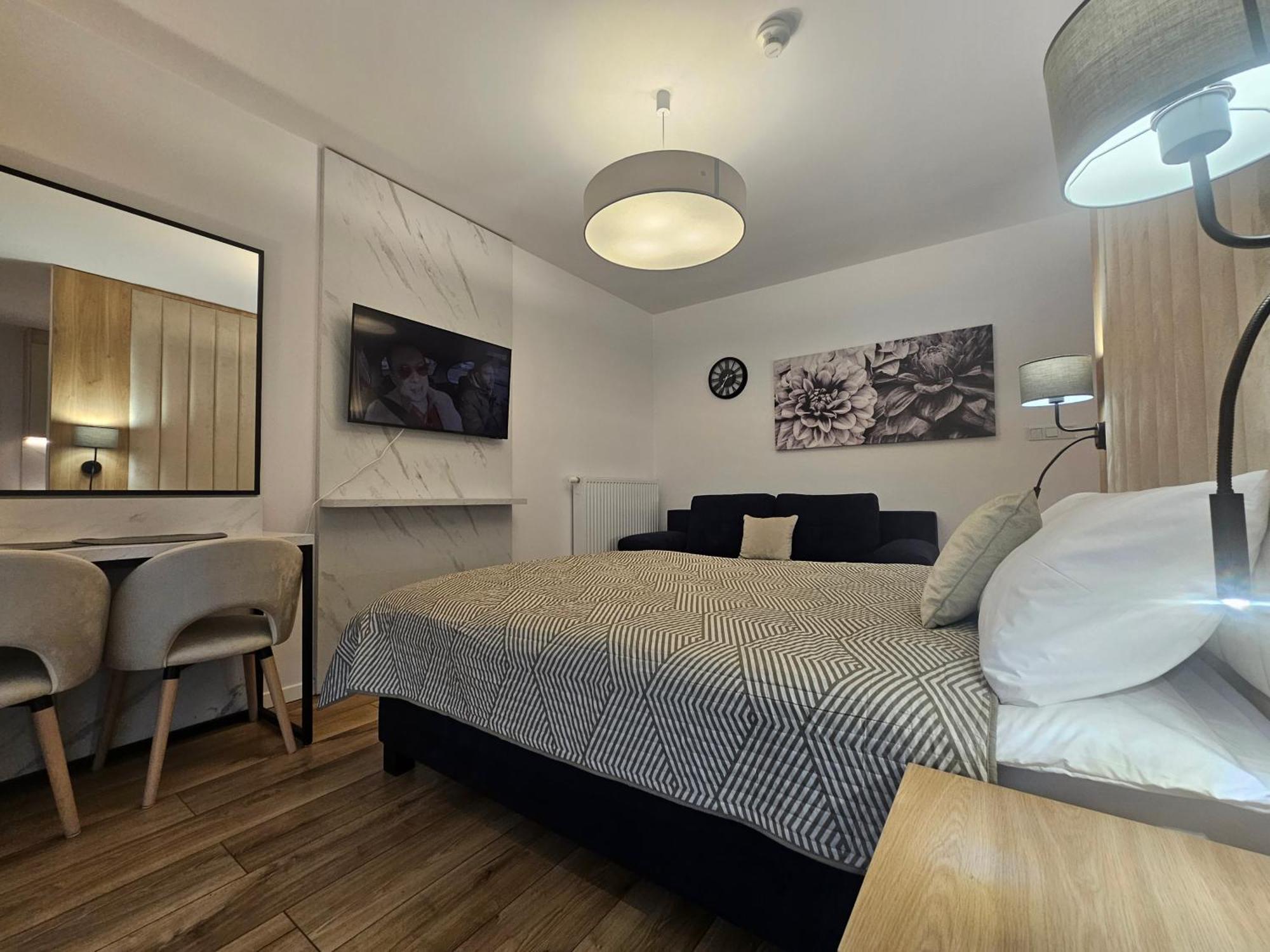 City Sense New Apartments - Main Station And City Center Вроцлав Екстериор снимка