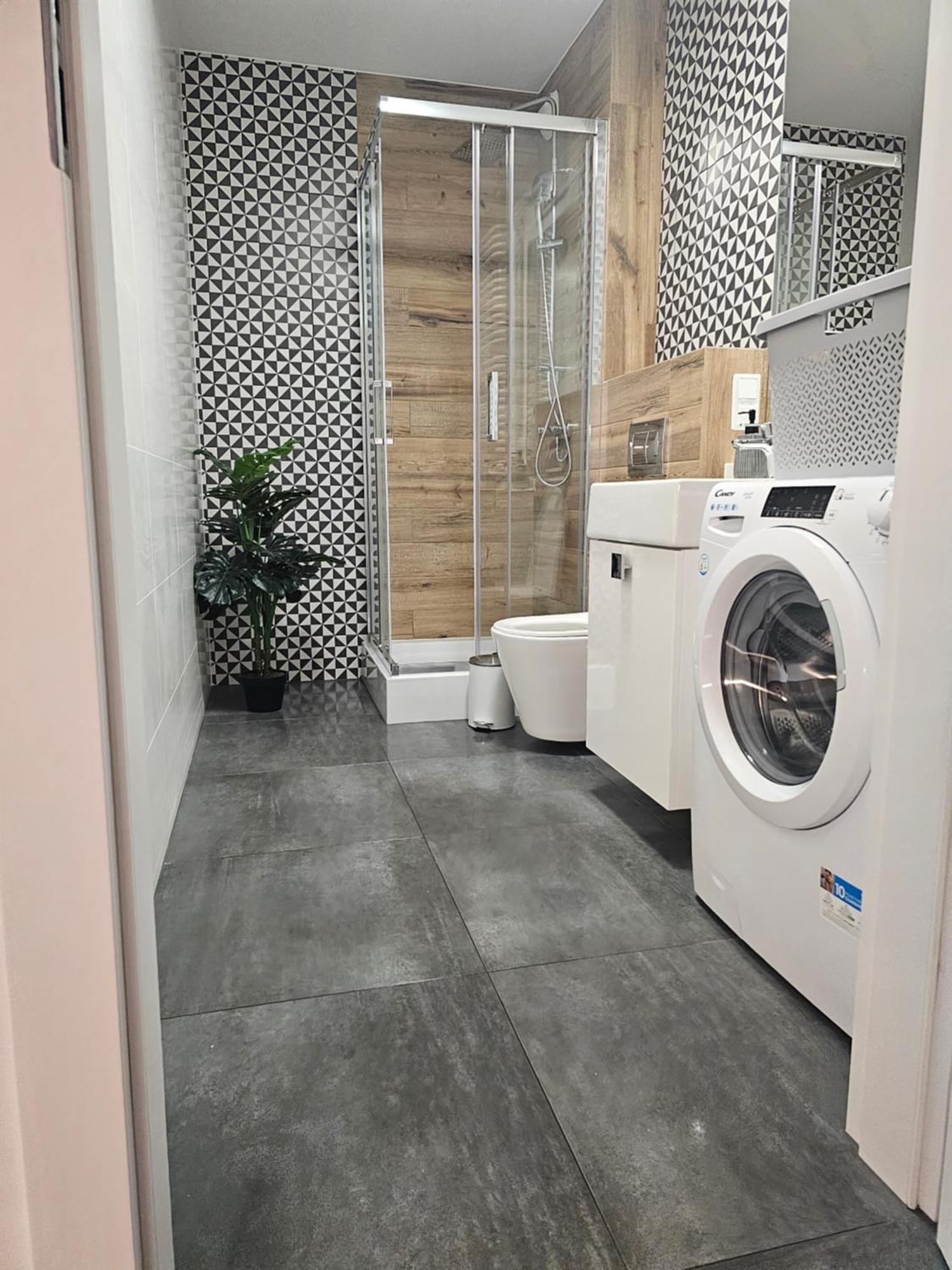 City Sense New Apartments - Main Station And City Center Вроцлав Екстериор снимка