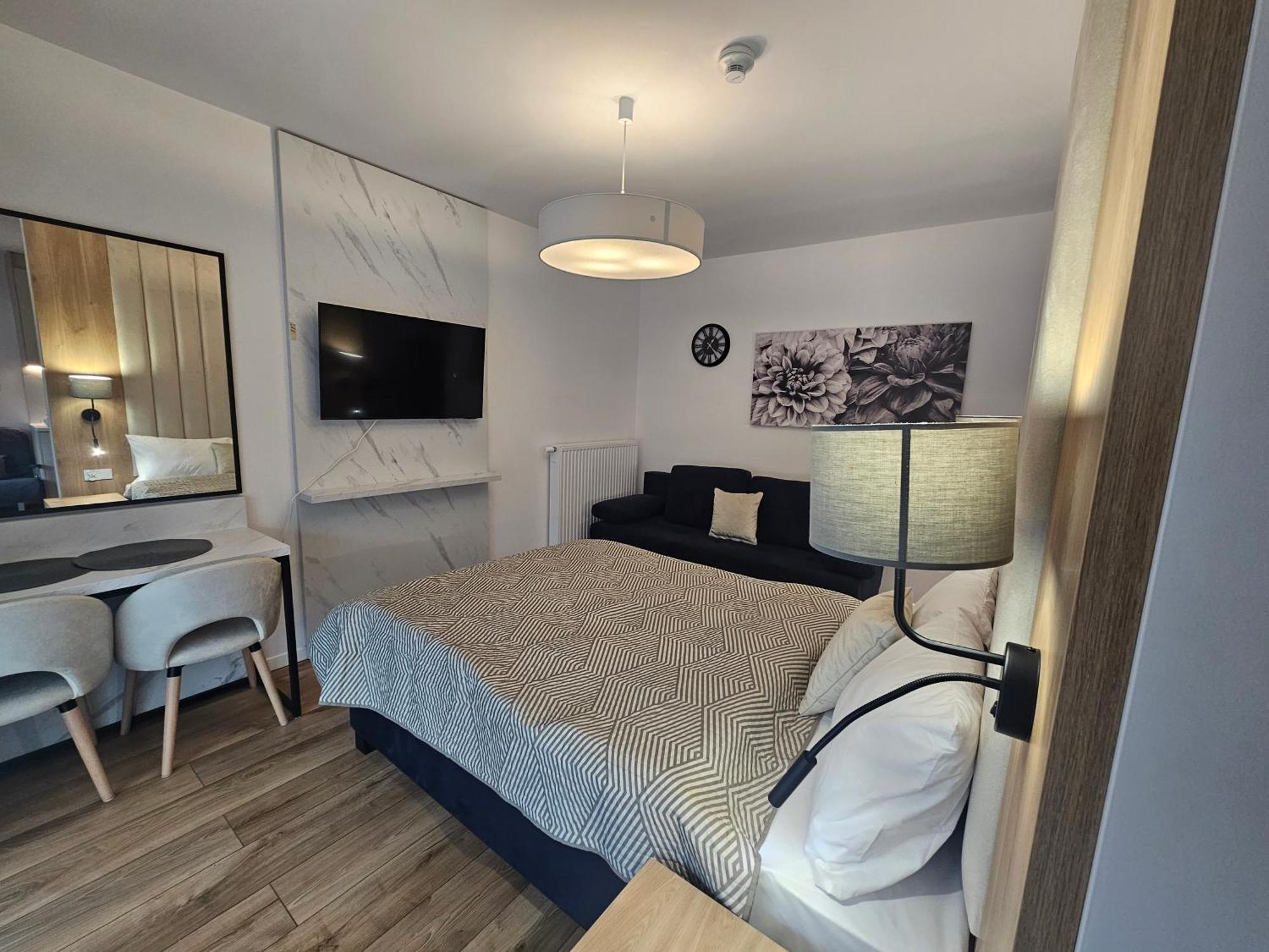 City Sense New Apartments - Main Station And City Center Вроцлав Екстериор снимка