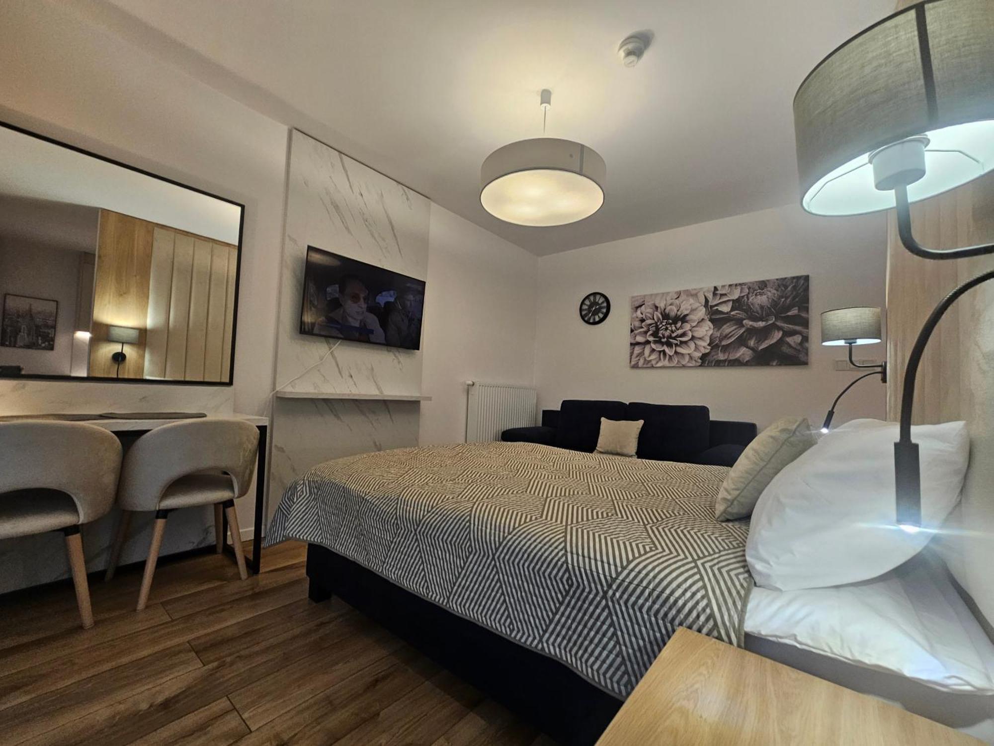 City Sense New Apartments - Main Station And City Center Вроцлав Екстериор снимка